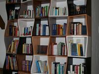 Freistehendes Maß-Bücherregal aus Holz